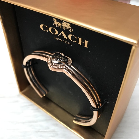 Coach Jewelry - 👜COACH🌺HALO HEART BANGLE